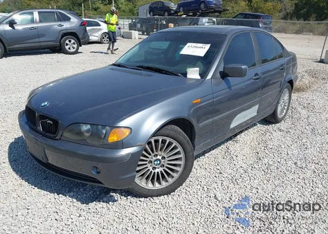 2002 BMW 325Xi из США, поврежденный, VIN WBAEU33422PF58081